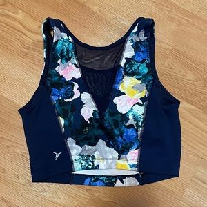 Old Navy Active Go-Dry Cropped Tank